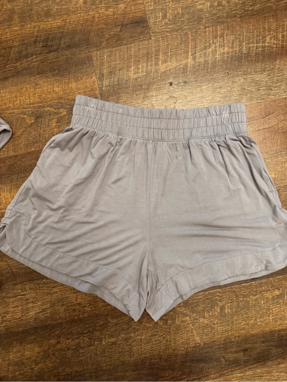Rae Mode Lounge Set Medium Gray Soft Rayon Tank & Shorts 2 Piece Pajamas Pockets - Picture 5 of 9
